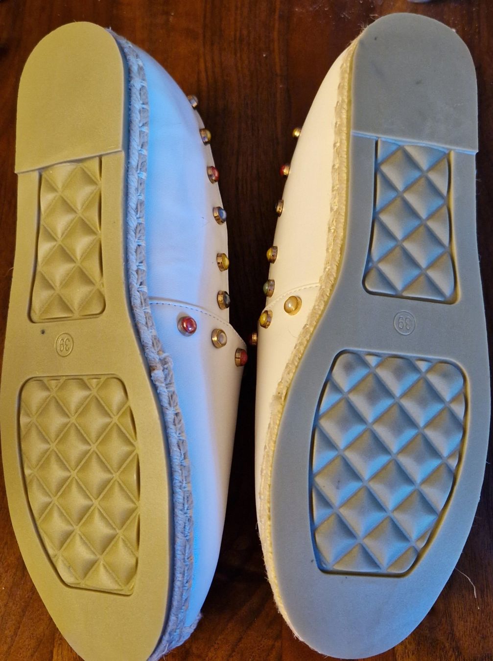 Damenschuhe: Weisse Kunstleder-Slipper – Neu (gemäss Beschreibung) aus Oberengstringen von Sheera7 1