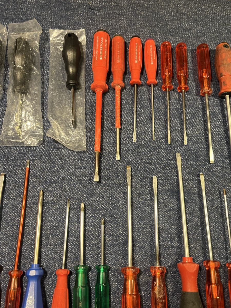 Alle Werkzeuge: Schraubendreher Set  gemischte Marken – Gebraucht aus Würenlos von jam_mv8g 1