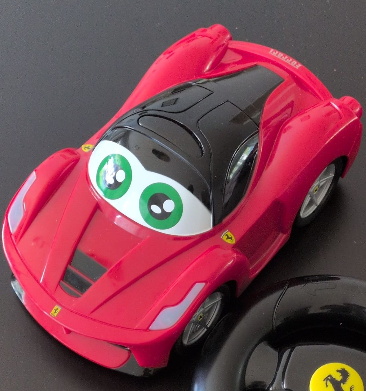 Giocattoli: Ferngesteuertes Spielzeugauto Ferrari – Usato da Thun venduto da Jrkw