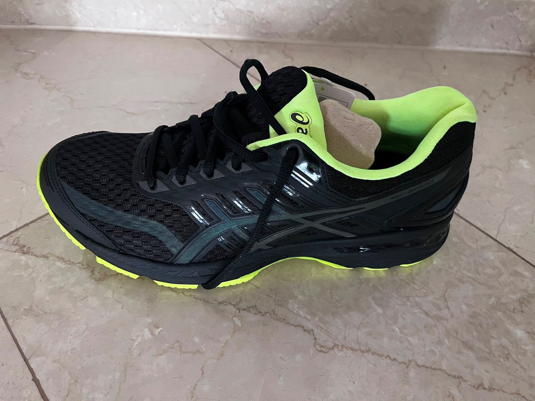 Asics Chaussures hommes: Asics Herren Laufschuhe Turnschuhe – Neuf (Voir description) à Flüelen par AU10