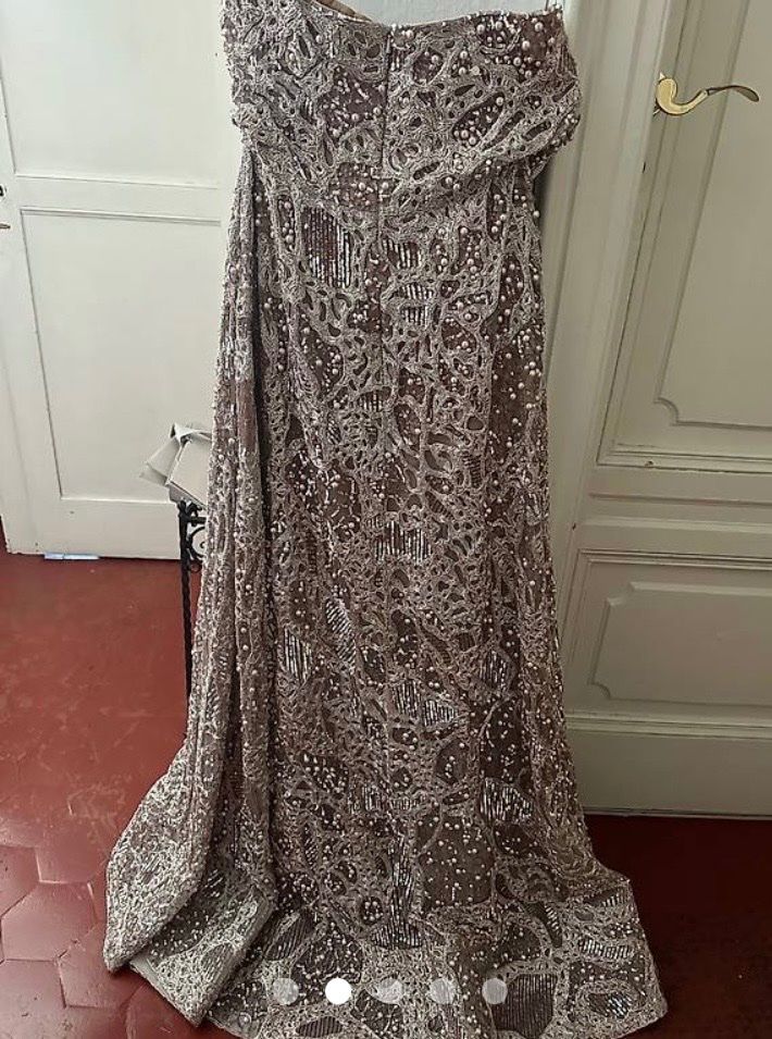 Elie Saab Vestiti: Elie Saab magnifico abito – Nuovo e nell'imballaggio originale da lugano venduto da rob_g7hc 1