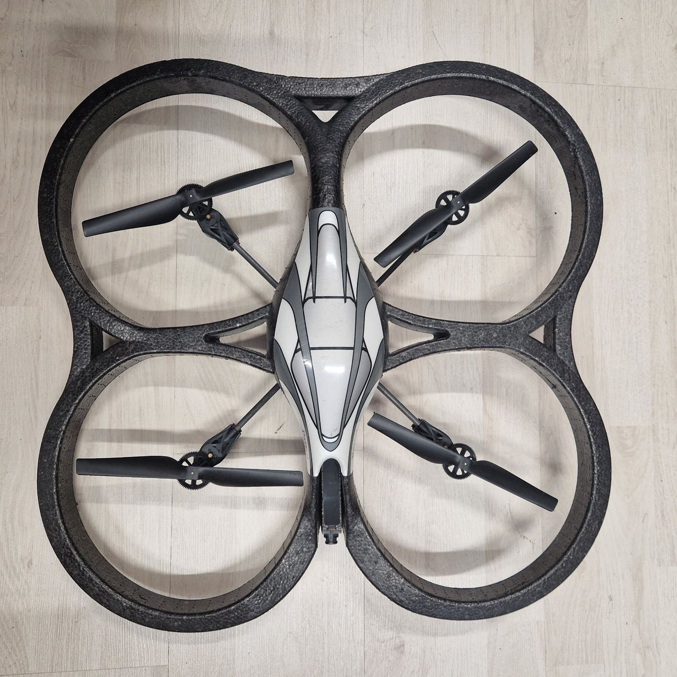 Parrot Modellismo RC: Drones Parrot pour pièces – Usato da La Tour-de-Peilz venduto da retrobitcollector