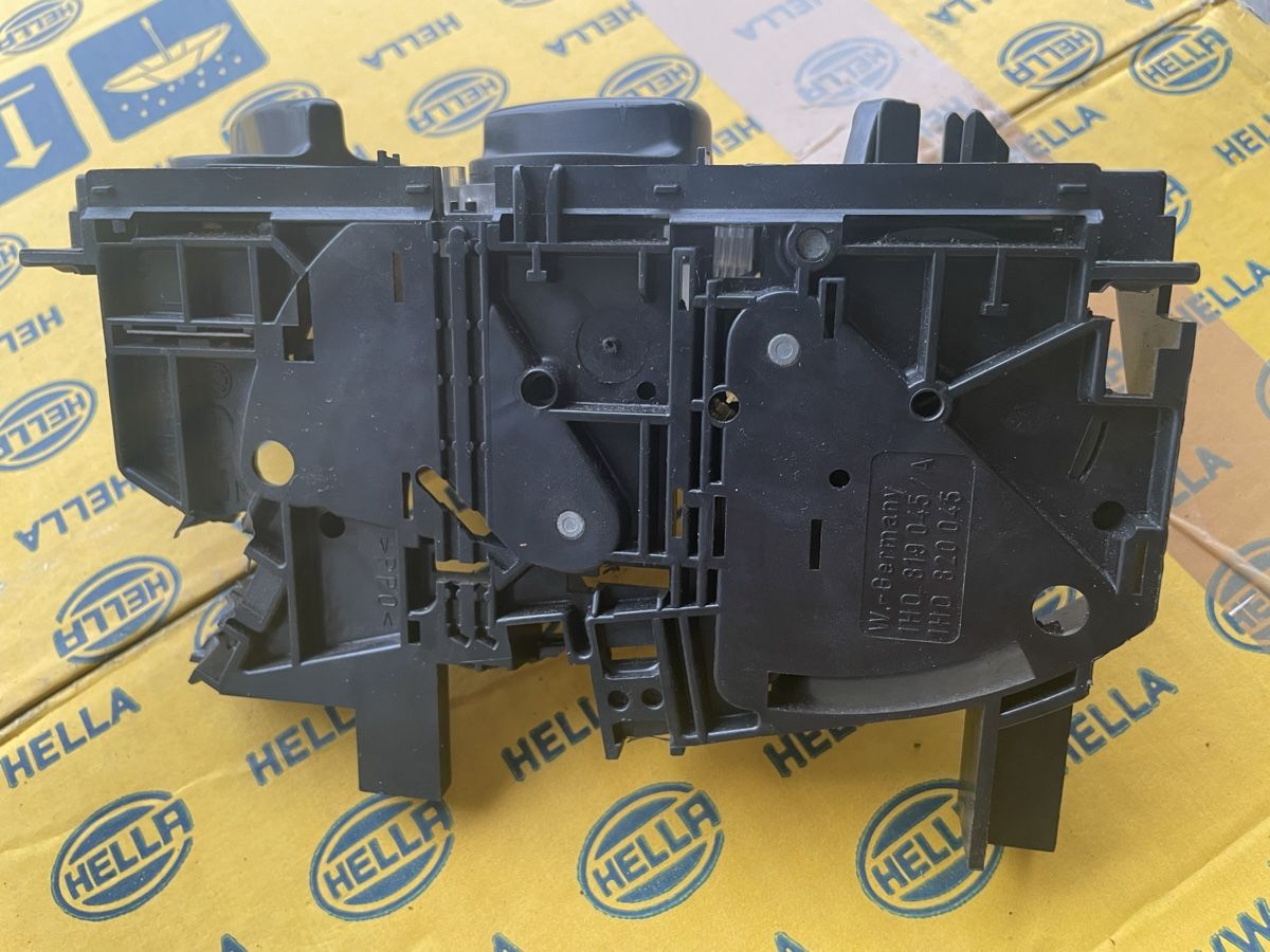Volkswagen Tutti pezzi di ricambio auto: Commande de chauffage/climatisation VW VOLKSWAGEN divers – Difettoso da Denges venduto da Ricautomotive 4