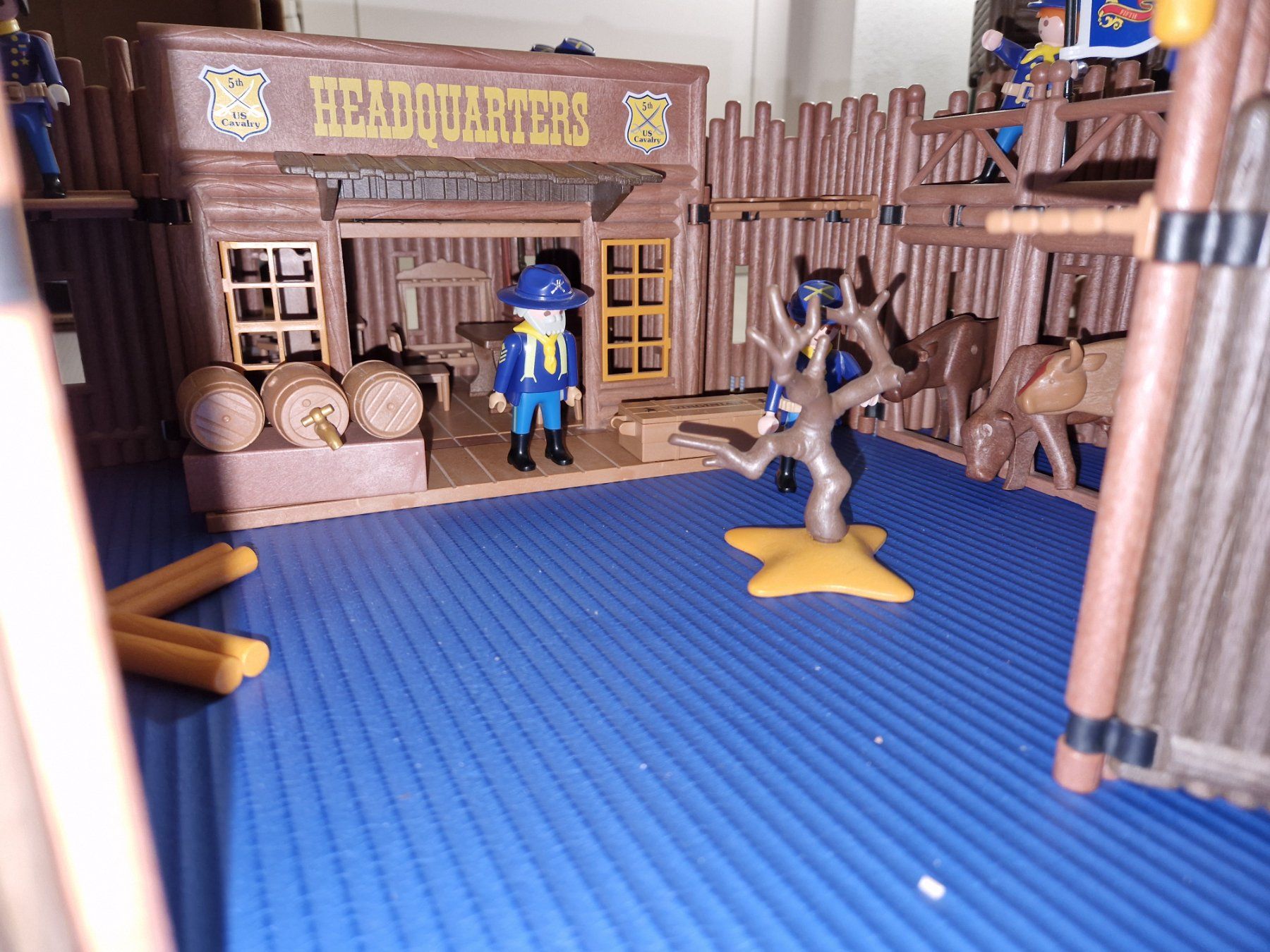 Playmobil Giocattoli: Playmobil Fort Glory mit Zubehör – Usato da Kaiseraugst venduto da mic_yx8w 2