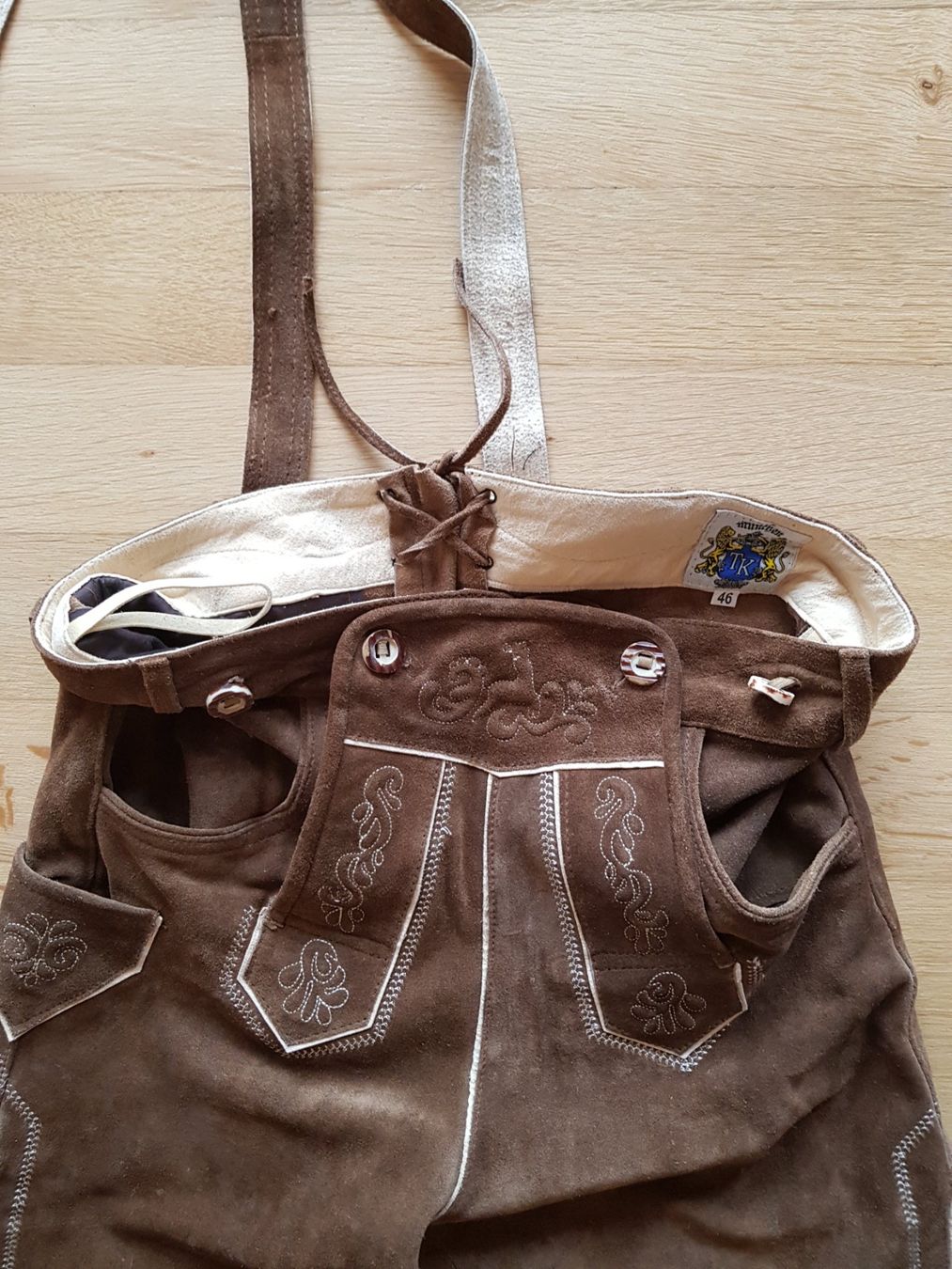 Pantalons: Trachten Lederhose Gr. 46 – D'occasion à Erlenbach ZH par wem_6f9c 3