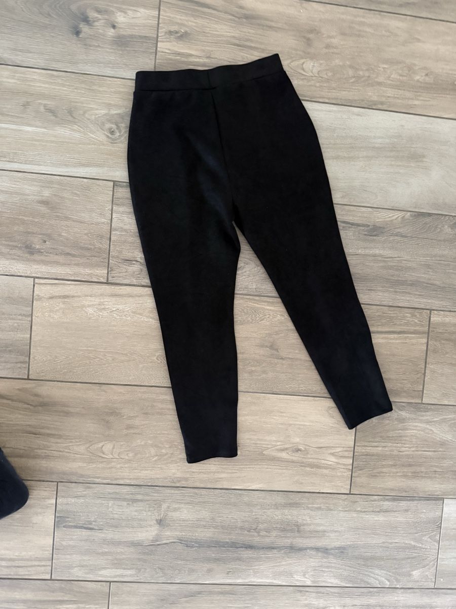 Pantalons: Schwarze Stoffhose Grösse M – D'occasion à Dübendorf par ali_g7p8 1