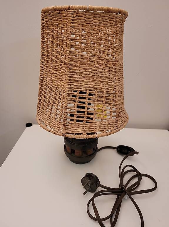 Lampade: Tischleuchte mit Radnabe alt – Usato da Zofingen venduto da Loop_ReSale 1