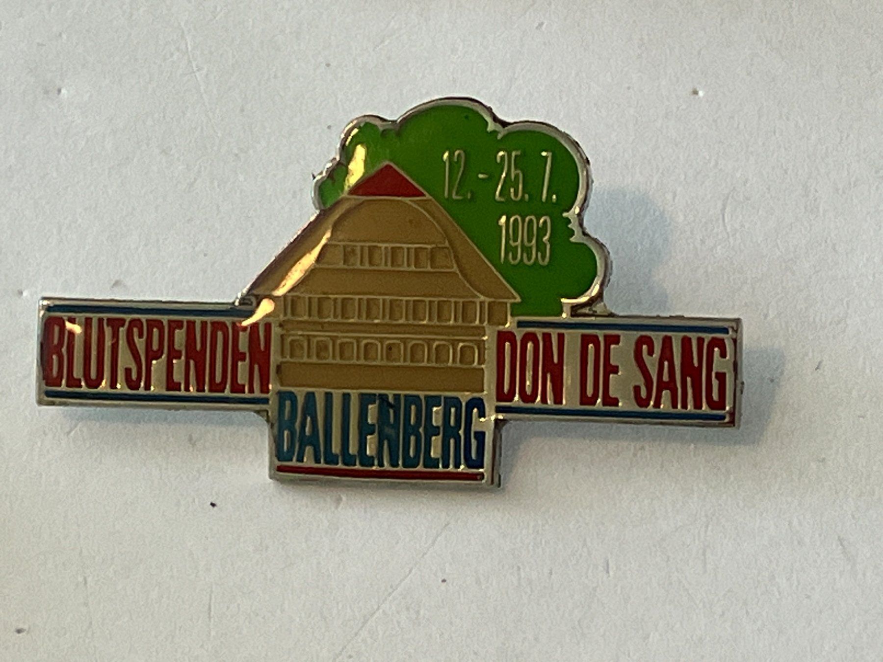 Placchette & Badge: 1 Pin Blutspenden Ballenberg – Usato da Basel venduto da djwwpp