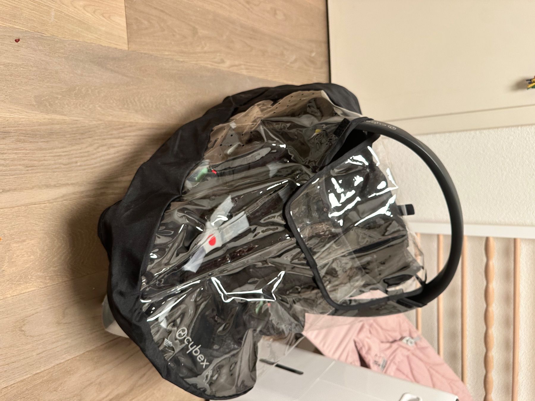 Cybex Seggiolini per auto: CYBEX Cloud T i-Size Babyschale inkl. Base T & Regenverdeck – Usato da Oetwil Am See venduto da Freshprince 2