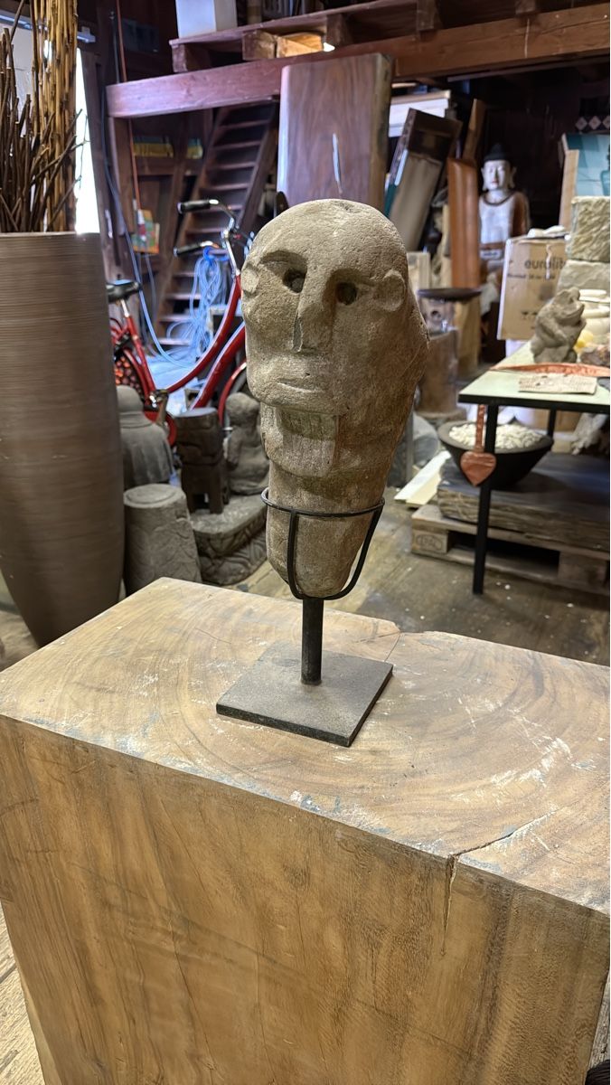 Sculture & Statue: Skulptur Steinkopf auf Ständer - Einzigartiges Kunstobjekt – Nuovo (secondo la descrizione) da Ermatingen venduto da angels.east