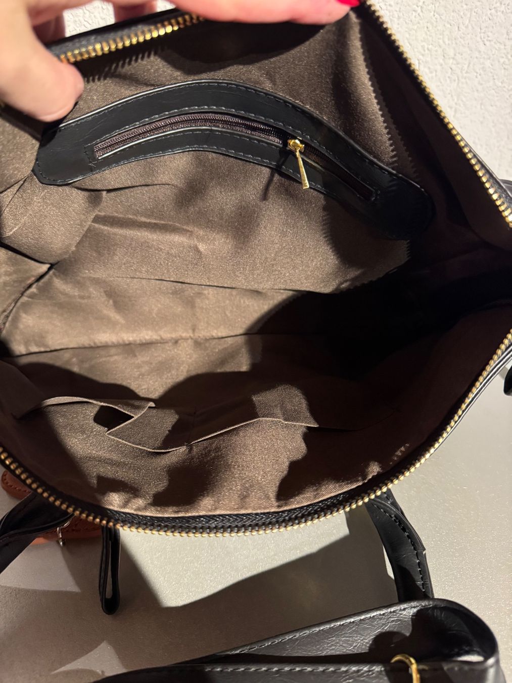 Borse da donna: schwarze Tasche – Nuovo (secondo la descrizione) da Grosswangen venduto da shoes.bags.and.co 3