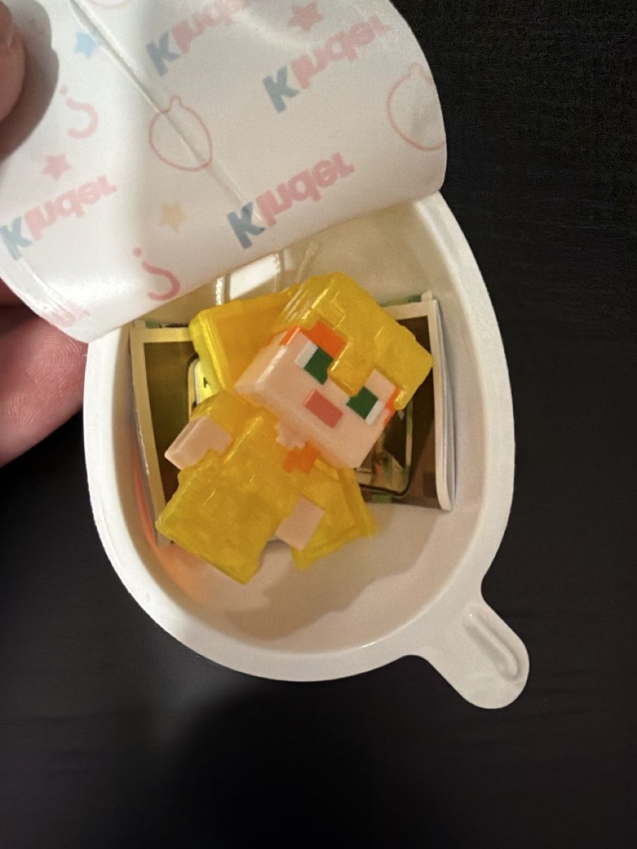 Statuette: Kinder Joy Minecraft Figur - Alex mit Goldrüstung – Nuovo (secondo la descrizione) da wynigen venduto da Birnenmus