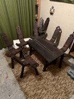 Möbelset Holz rustikal antik Tisch und 7 Stühle