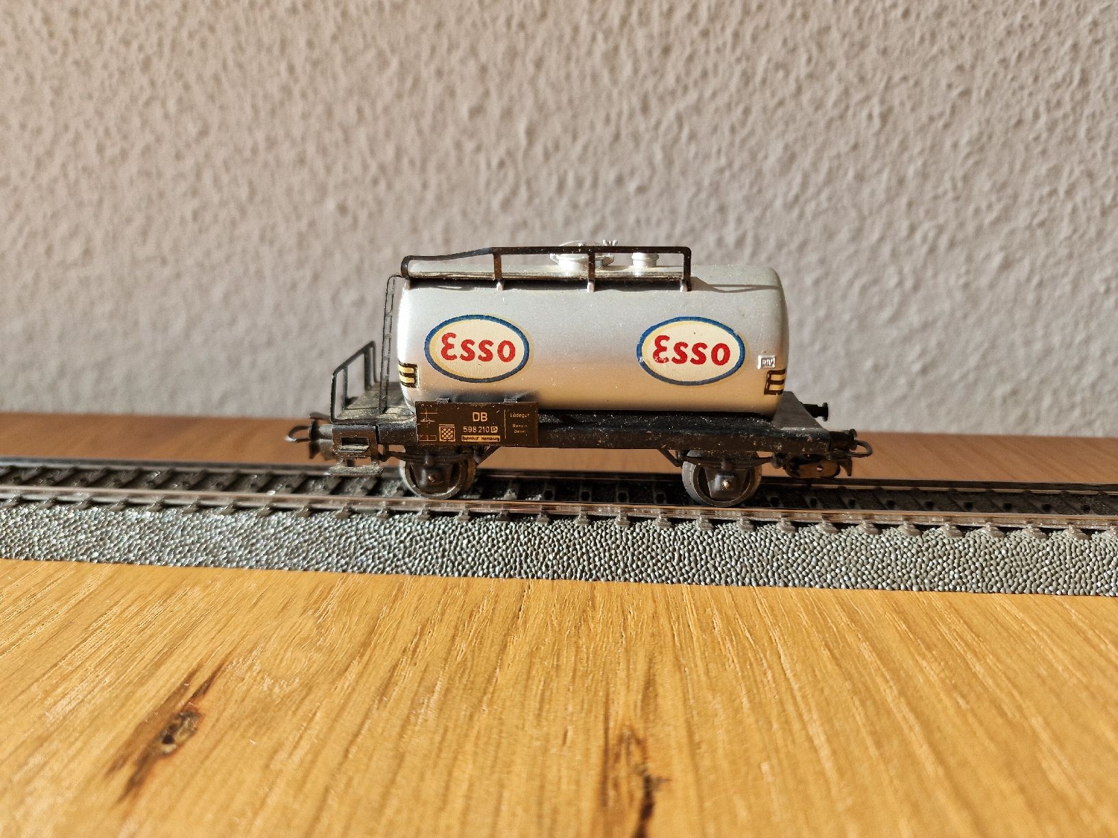 Märklin Modelleisenbahnen: DB Esso Tankwagen H0 – Gebraucht aus Matten b. Interlaken von lor_hr9w