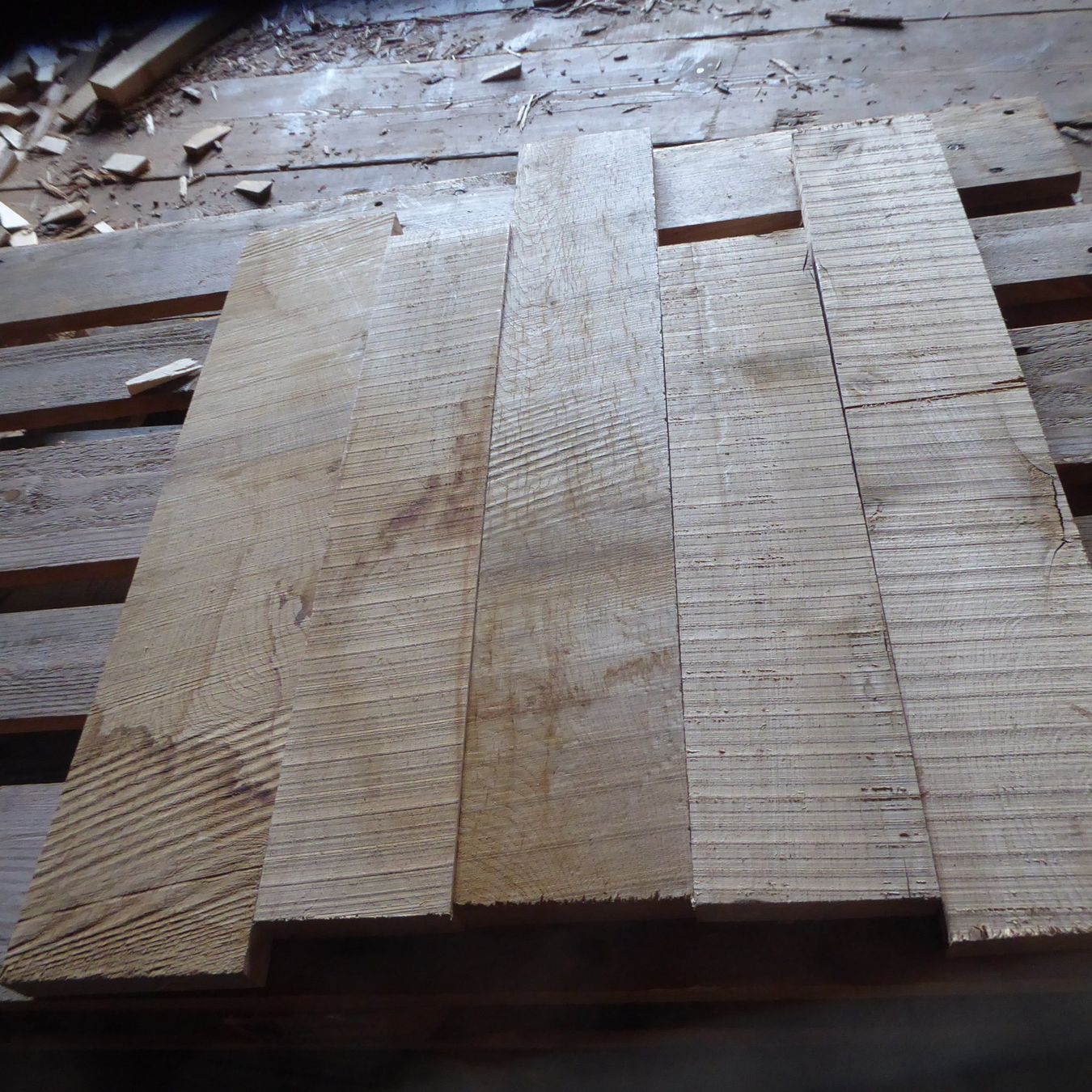 Articoli in legno: Eichenbretter 3 cm – Nuovo (secondo la descrizione) da Sumiswald venduto da Hennri1 1
