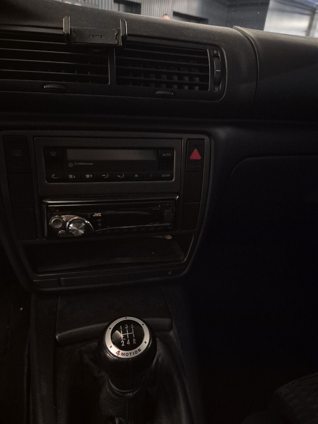 VW Automobili: VW Passat 2.3l V5 4Motion mit MFK – Usato da Winterthur venduto da sunaj.fejzi 4