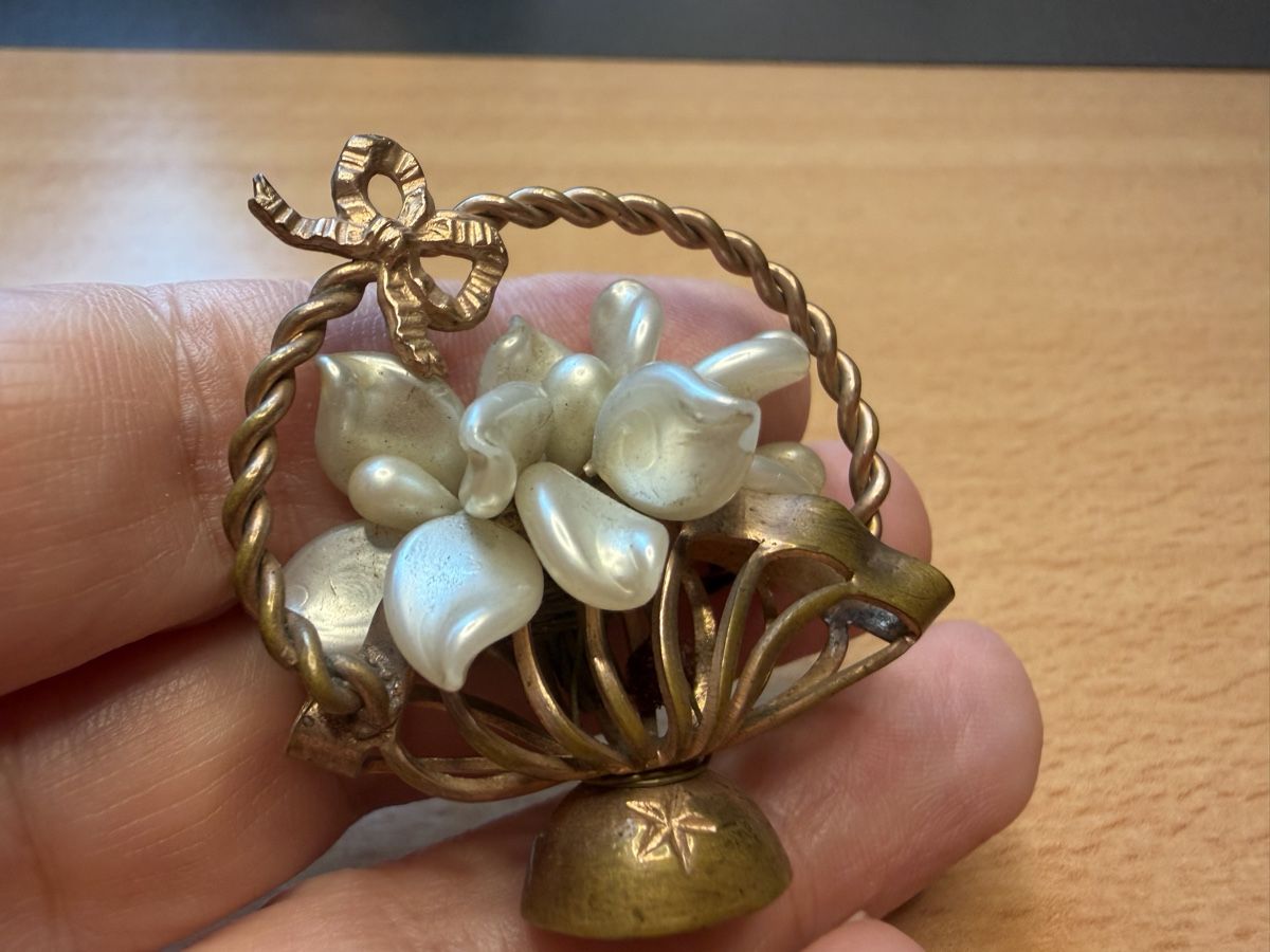 Broches & Aiguilles: Vintage Brosche in Form eines Blumenkorbs – D'occasion à Lamone par LaCantinaMagica 4