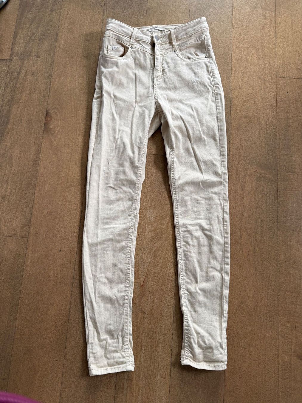 Esprit Jeans: ESPRIT EDC: Röhrenjeans hellbeige 26/30 – Usato da Meilen venduto da kleisi01