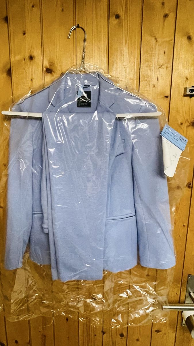We Completi: Anzug, WE, Blazer 134/140, Hose 146 – Usato da Sierre venduto da Bobilein 1