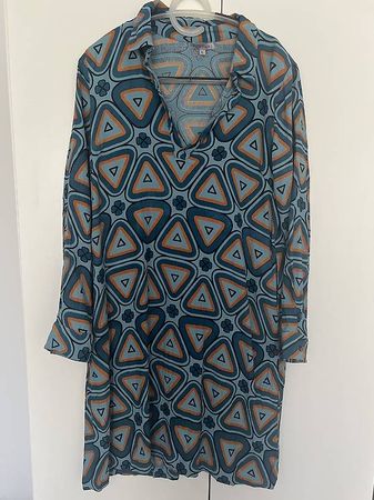 Tolles Kleid in schönen Farben 