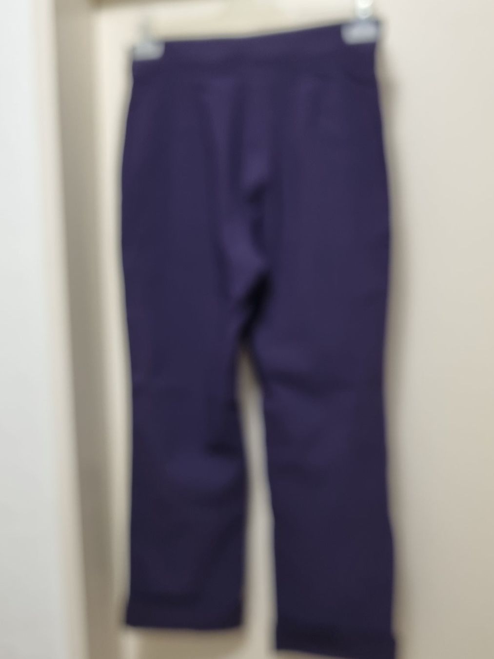 Pantaloni: Hose dunkelviolett Gr. 38 – Usato da geroldswil venduto da Gumball1 1