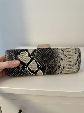 Elegant Snake Print Clutch Bag - Evening Essential