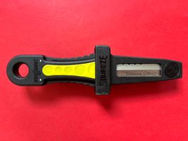 SeaQuest/Wenoka Tauchmesser Squeeze Lock Knife Gelb