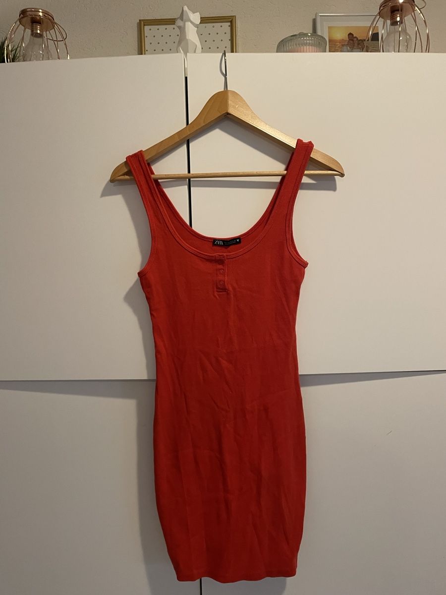 Zara Robes: Robe rouge Zara s – D'occasion à Pully par kaba07
