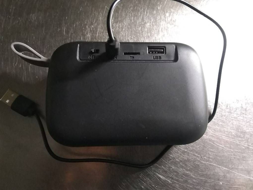 Wecker: Vends Radio Réveil à piles, plus Enceinte. – Neu und originalverpackt aus Pompaples von vab_s52h 4