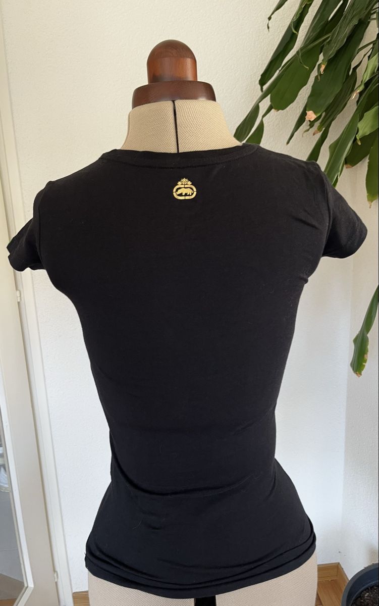 Ecko T-shirt: Ecko Red T-Shirt Black XS – Usato da Lausanne venduto da Lillielillie 1