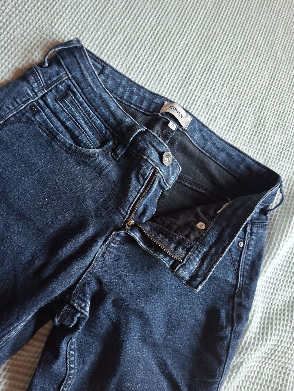 Only Jeans: Pantalon jeans bleu taille 34 marque Only  – Gebraucht aus Villiers von san_jn5w 2