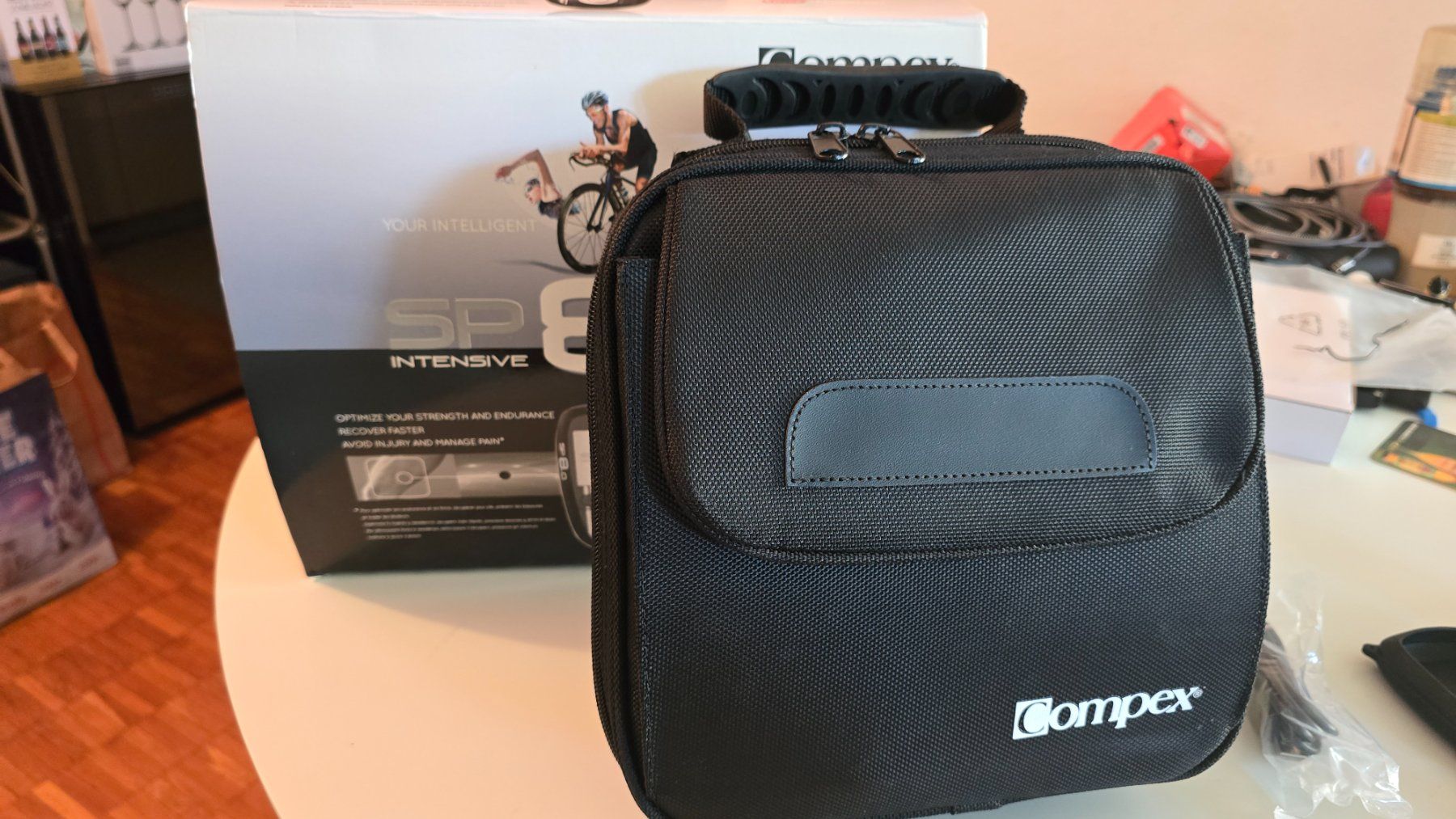 Compex Dispositivi per massaggi: Compex SP 8.0 Elektrostimulationsgerät – Usato da Baden venduto da layback 1