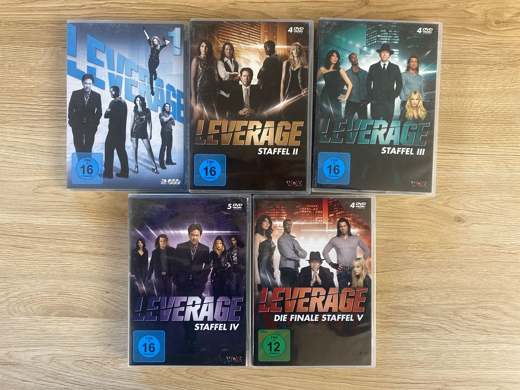 Tutti i DVDs: Leverage - Komplette Serie - Alle Staffeln 1-5 – Usato da Buchen im Prättigau venduto da dideldu