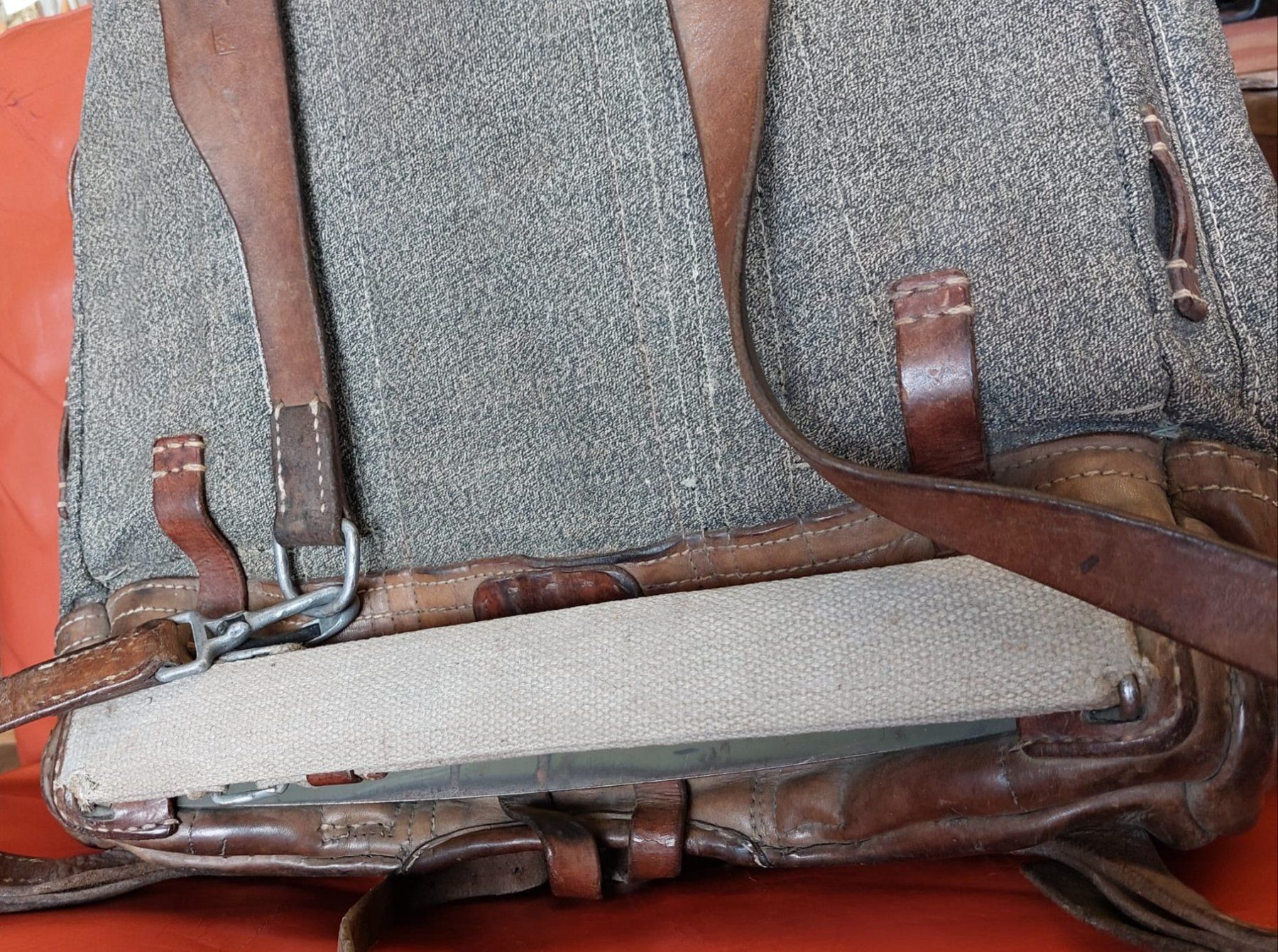 Schweizer Armee Zaini: Alter Militärrucksack – Usato da Emmen venduto da Brockofsky 4