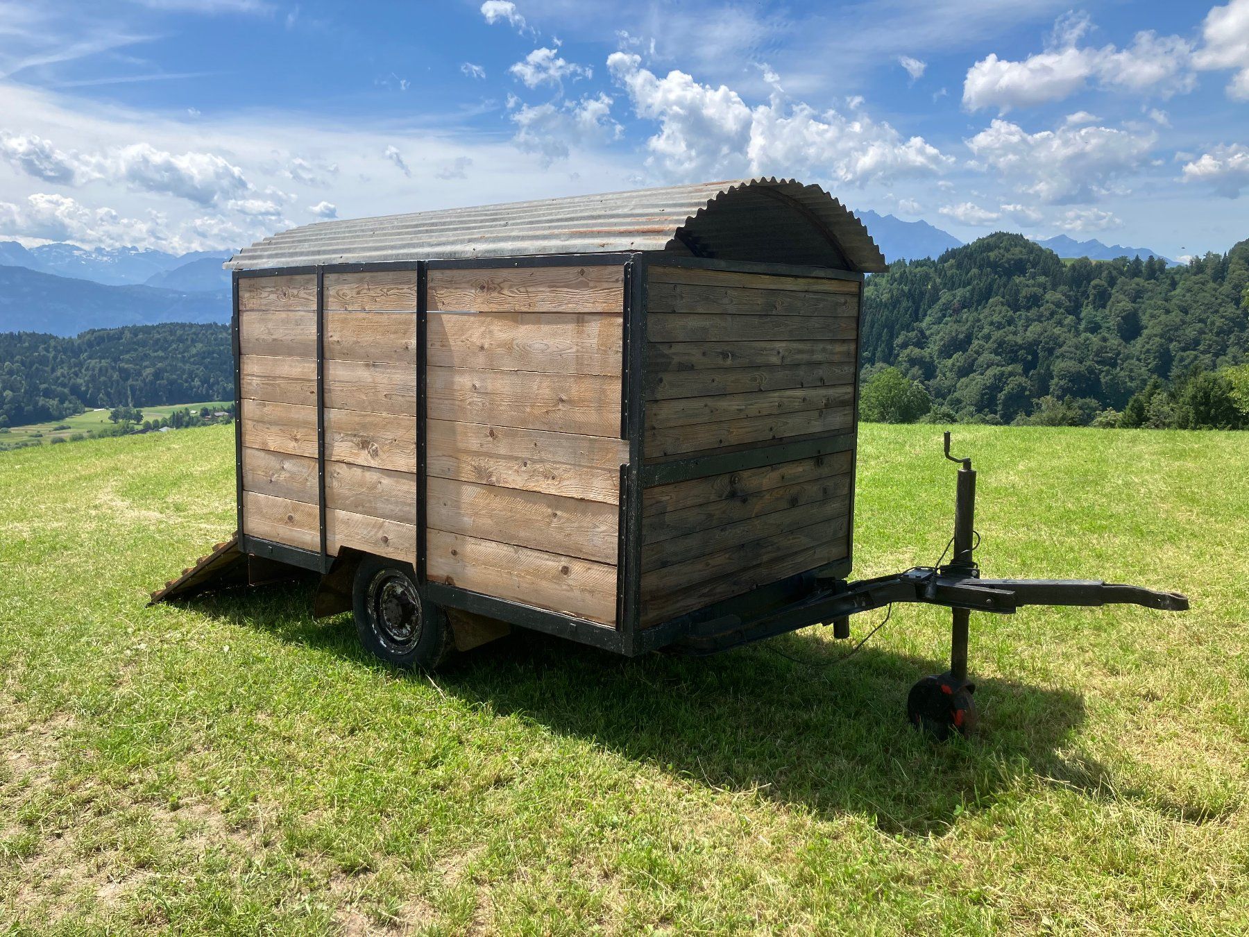 Rimorchi: Viehanhänger/Viehwagen – Usato da Udligenswil venduto da Mgima