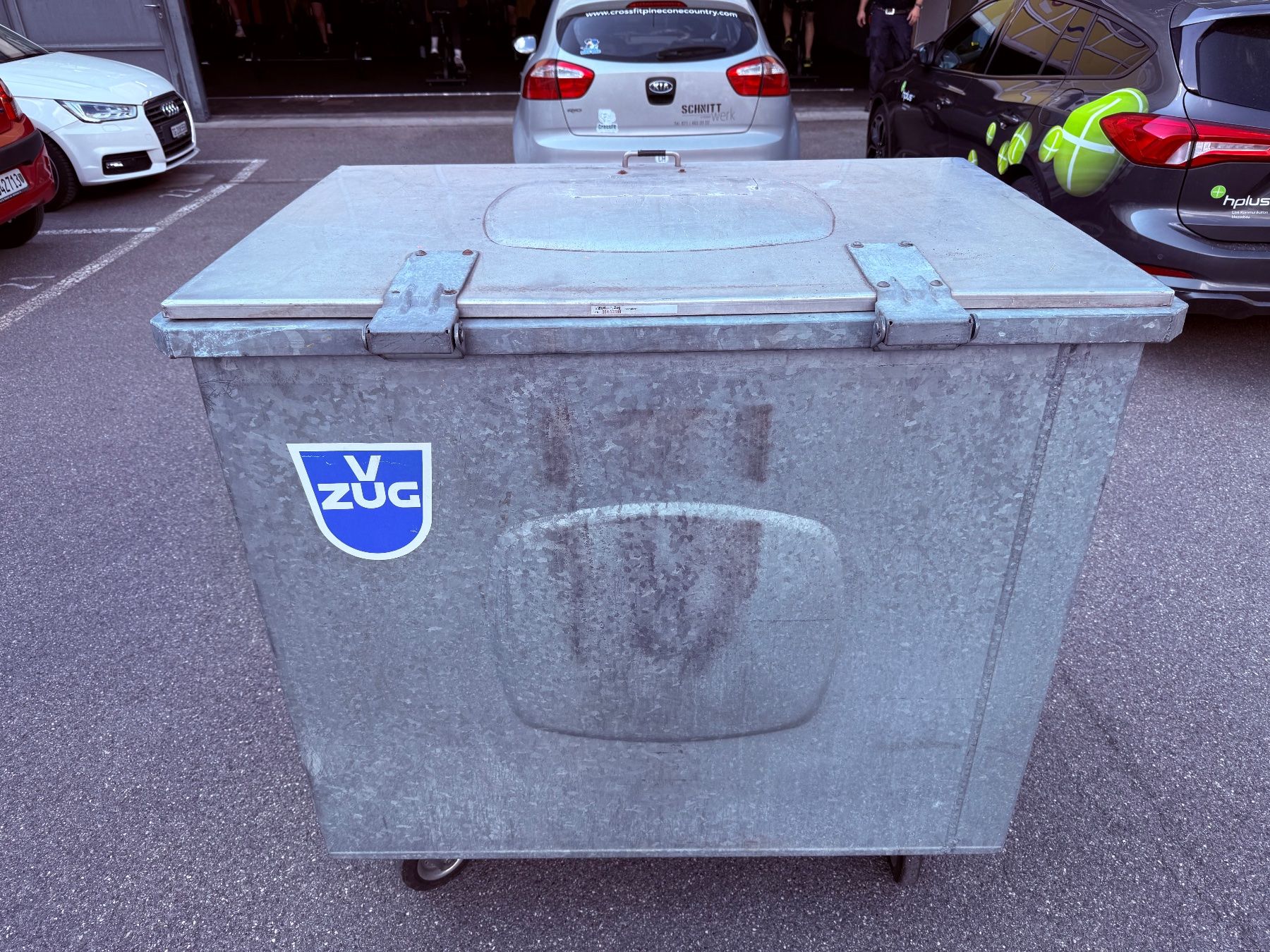 Altro per Ufficio & Commercio: Verzinkter Abfall-Container mit Deckel auf Rollen – Usato da Wil venduto da erdgeschoss_wil 1