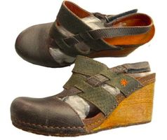 THE ART COMPANY Gr. 37 Leder Sandalen Wedges olive/salbei