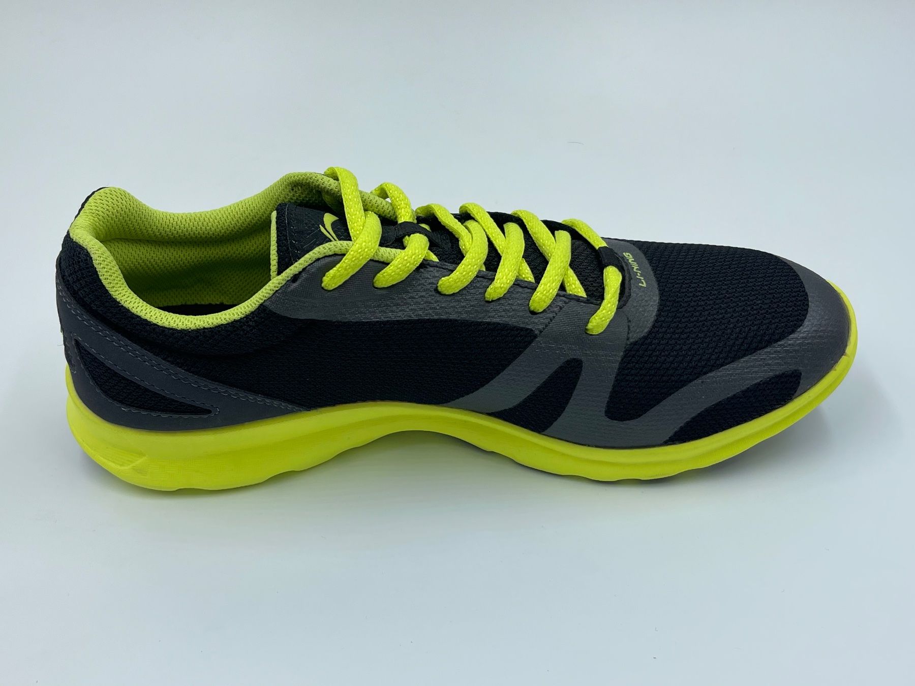Scarpe da uomo: Li-Ning Running A335 Gr. 42 1/3 – Nuovo e nell'imballaggio originale da Spreitenbach venduto da Opfikoner1 6