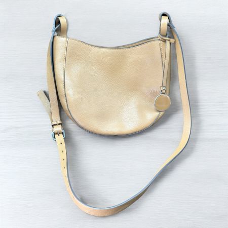 Sac à bandoulière ESPRIT en cuir beige