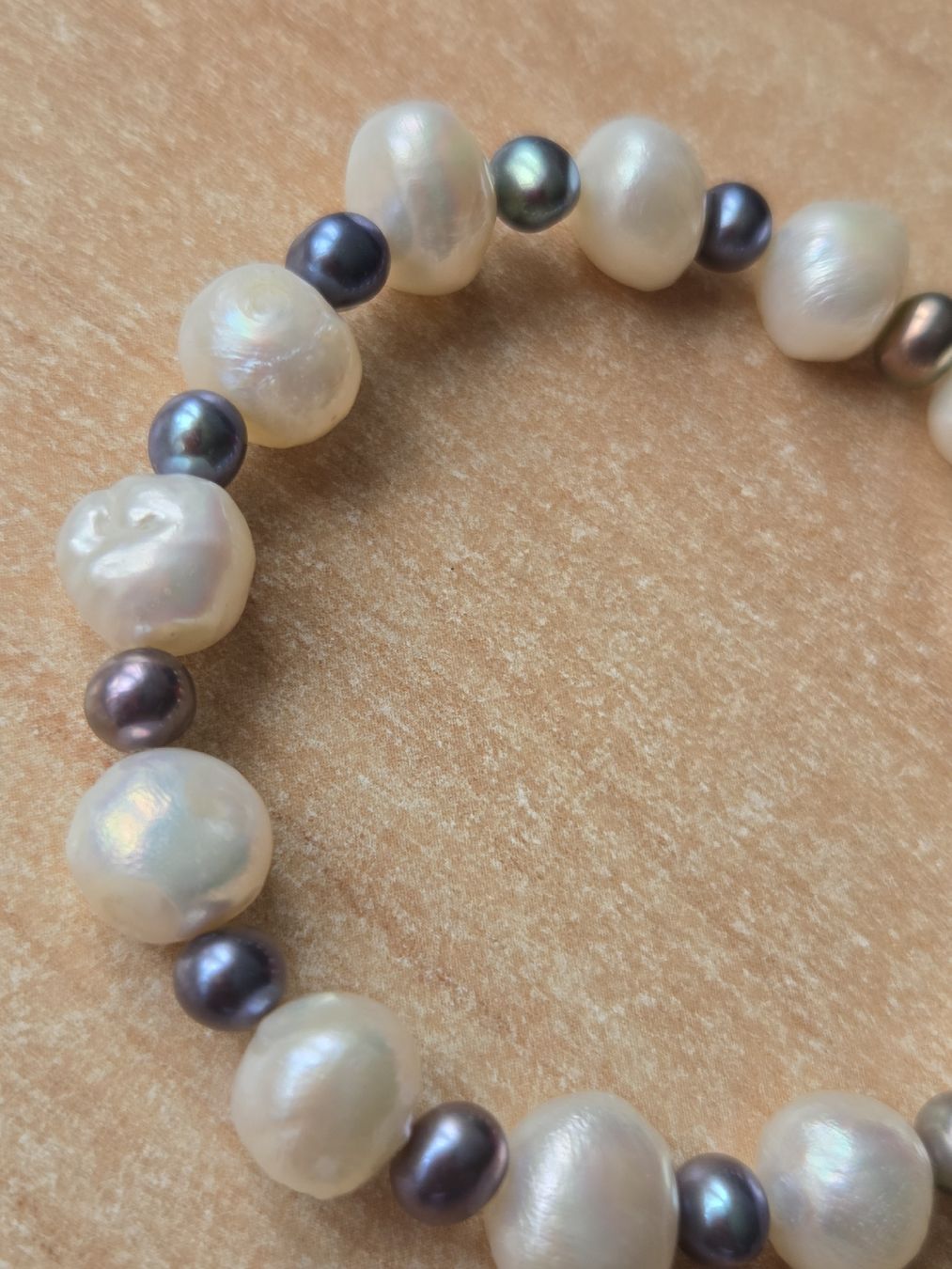 Bracciali & Braccialetti: Süsswasser Perlen Elastarmband 2 Farbig Länge 18cm Neu  – Nuovo (secondo la descrizione) da Winterthur venduto da katzen07 1