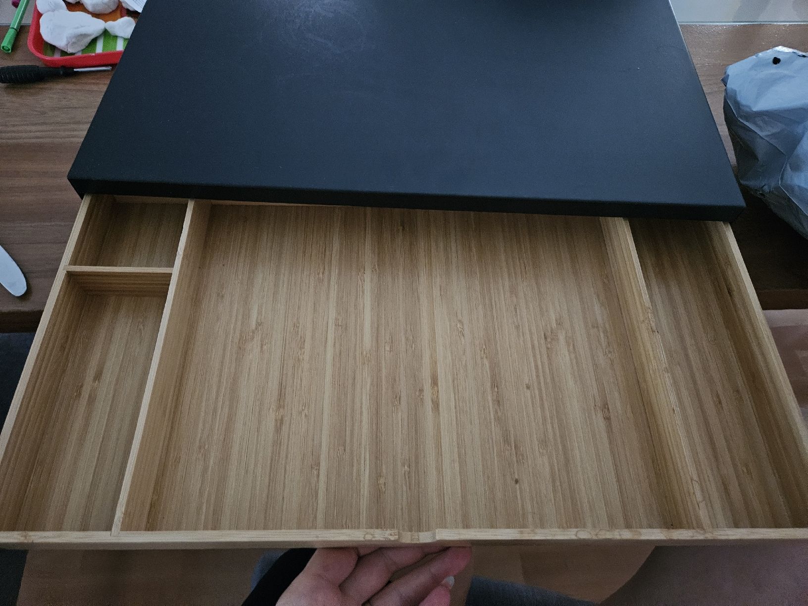Ikea Cuisines complètes: ELLOVEN Monitorerhöhung mit Schublade anthrazit - Kaffee – D'occasion à Seon par Julia87 1