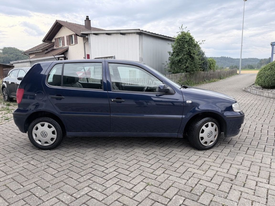 VW Automobili: VW Polo 9N 1.2 60 PS – Usato da Oberönz venduto da lev_j57j 3
