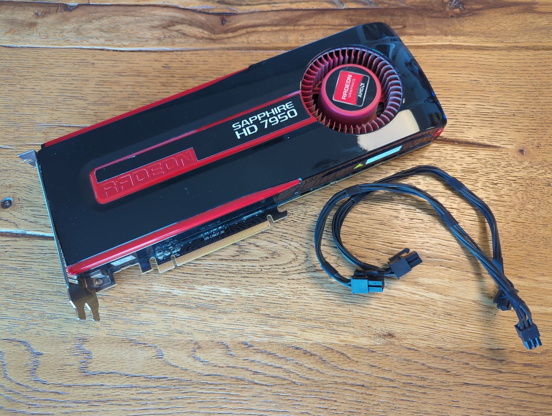 Amd Grafikkarten: RADEON Sapphire HD 7950 – Gebraucht aus Oberägeri von Rbladi