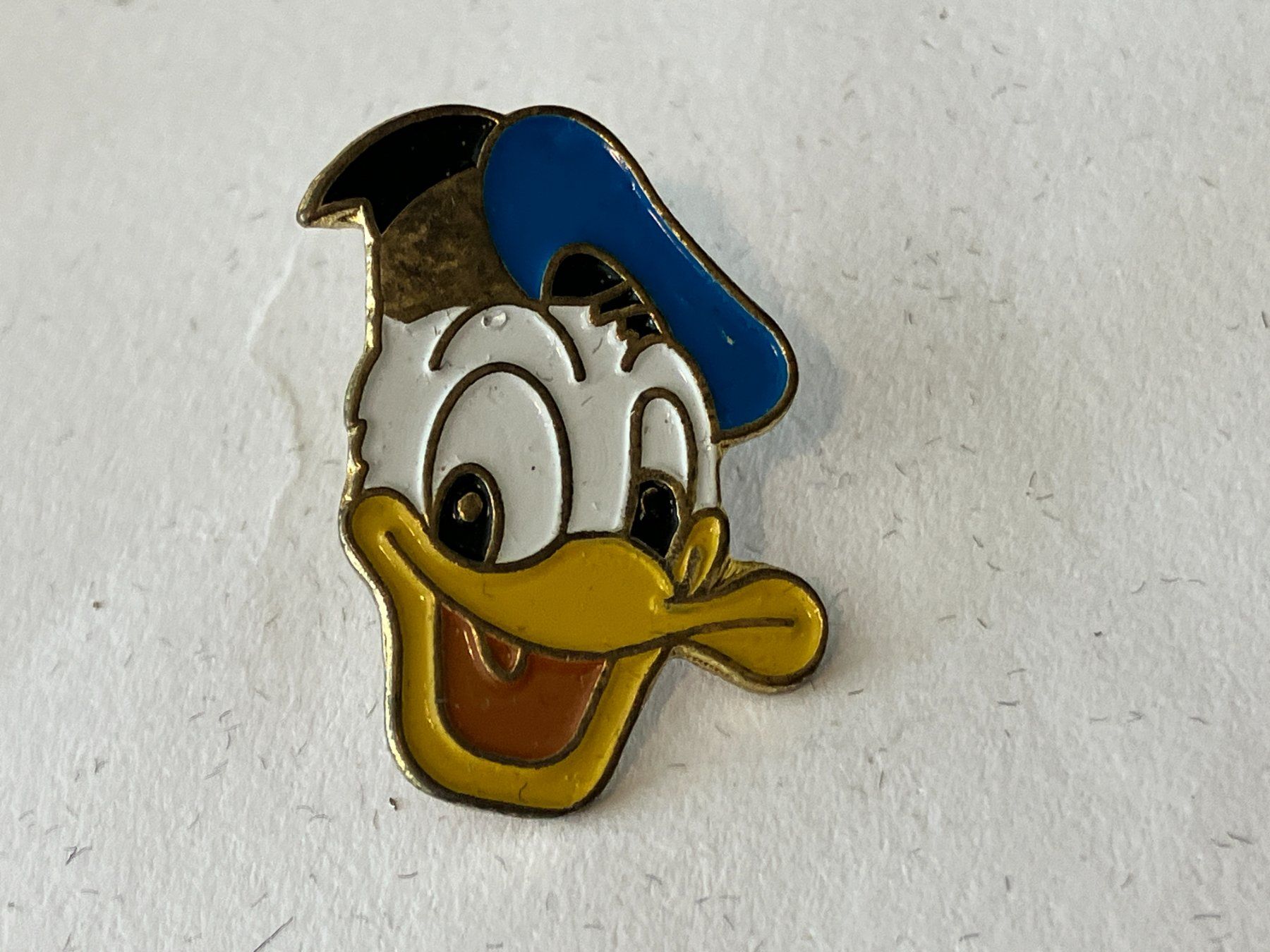Plaketten & Abzeichen: 1 Pin Donald Duck – Gebraucht aus Basel von djwwpp