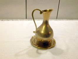 Messingvase/Krüglein, Ø max. 7.5 x 13cm hoch mit Unterteller