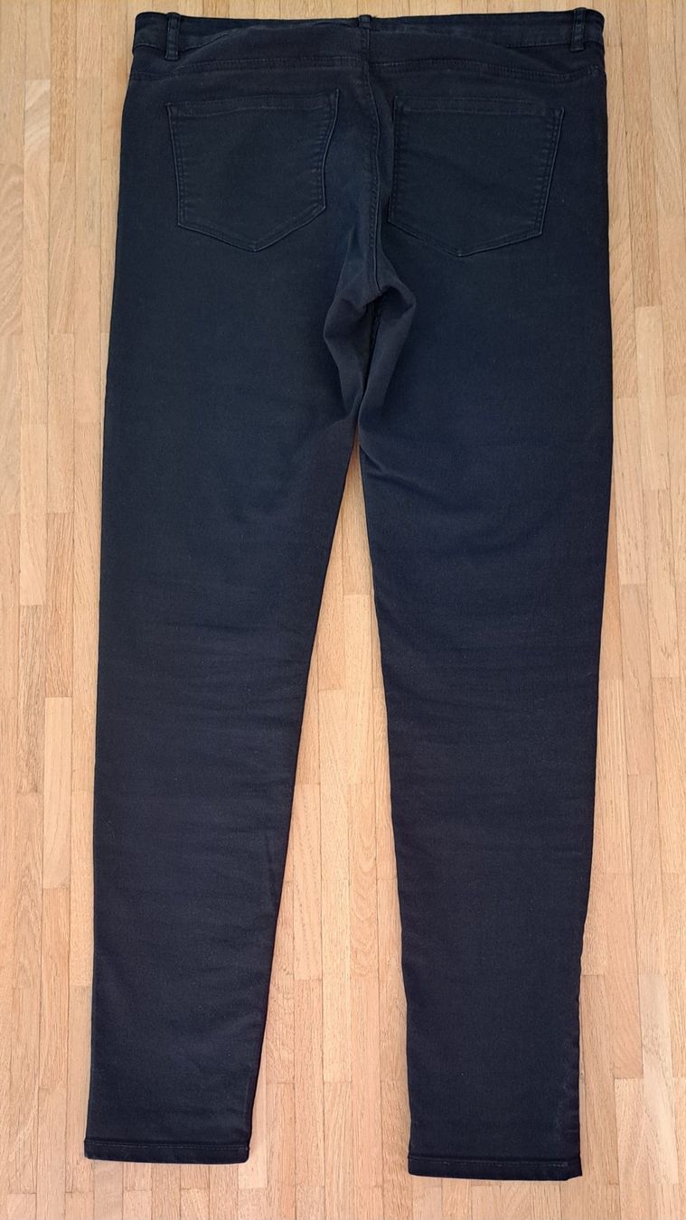 Pantaloni: Pantalon slim stretch – Usato da Le Mont-sur-Lausanne venduto da olatiu 2