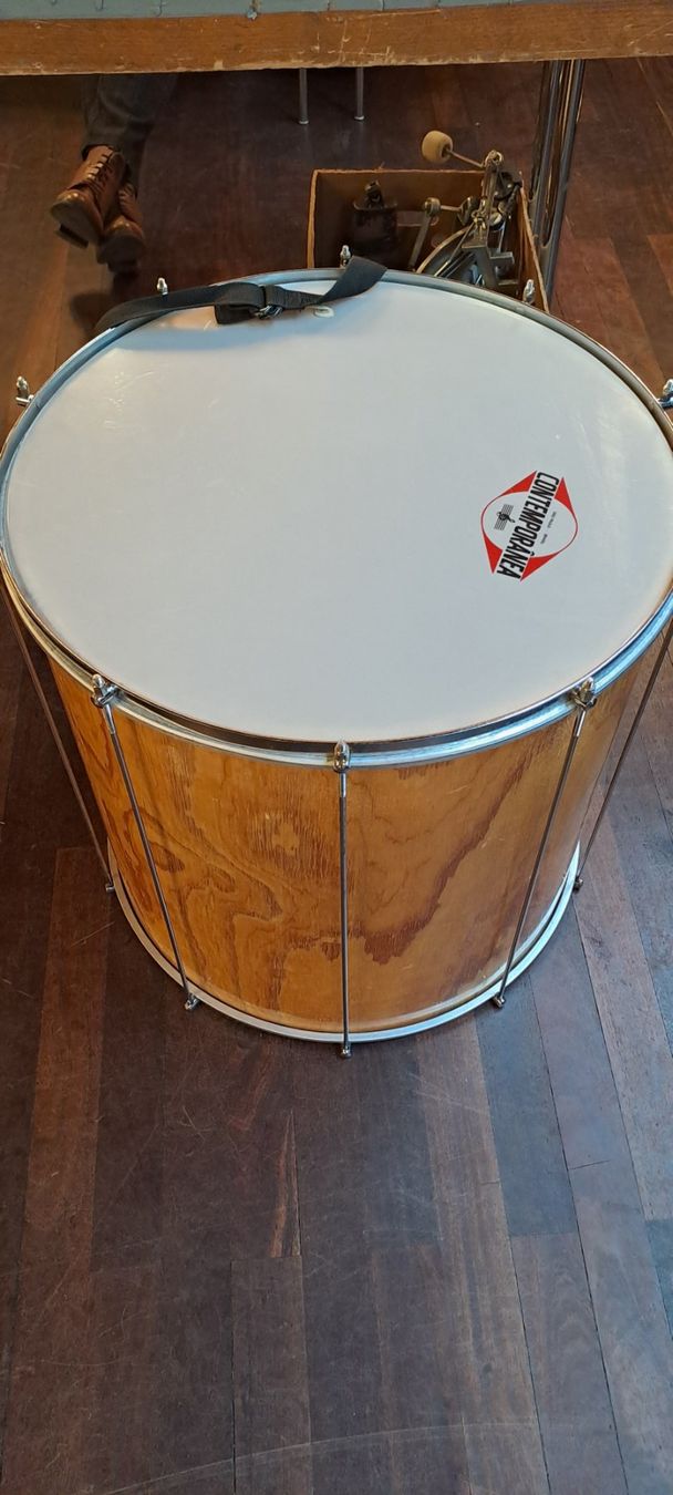 Strumenti musicali: Surdo Sambatrommel – Usato da Rüti ZH venduto da duncarron