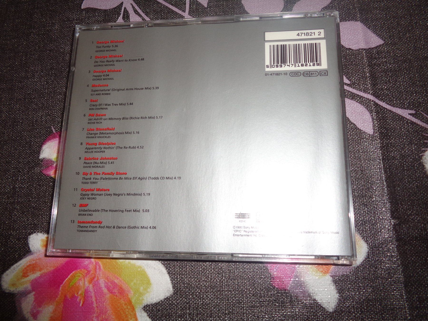 CD: Red Hot and Dance - Various Artists CD – Usato da Olten venduto da Disc-Ausverkauf 1