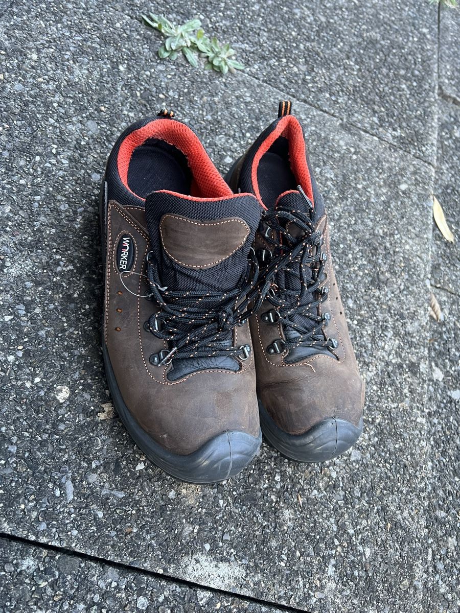 Scarpe da uomo: Sicherheitsschuhe, Gr. 46 Neu – Usato da Frauenfeld venduto da osm_vl6p 2