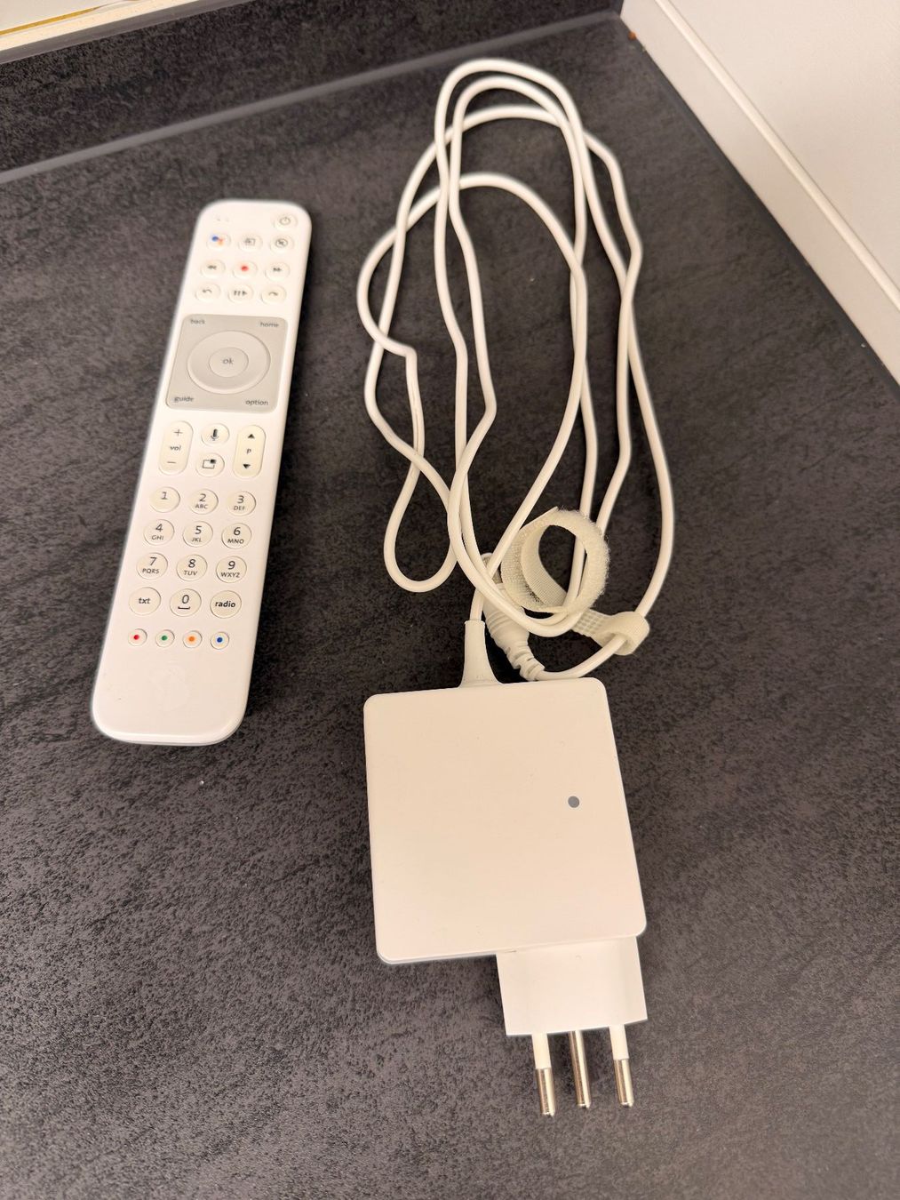 Swisscom Modems & Router: Swisscom Internetbox 3 & Swisscom TV Box 5 – Gebraucht aus Wetzikon ZH von kembo6 2